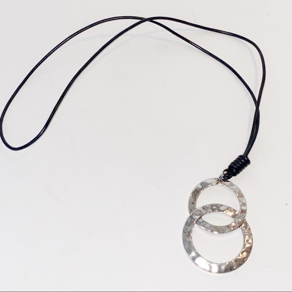 Silvertone Interlocked Circles Pendant Necklace - Picture 1 of 5